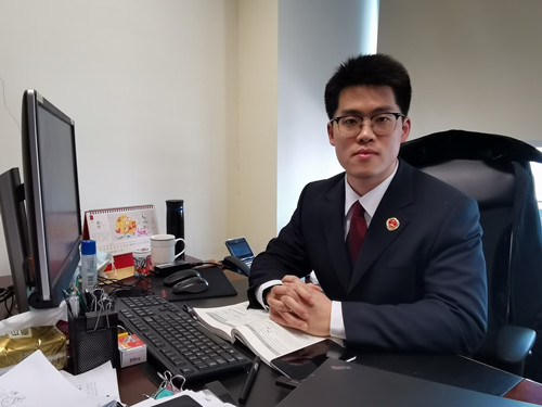 李珂工作照2.jpg